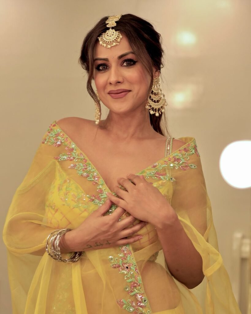 Nia Sharma (Actress) Age, Boyfriend, Family, Bio 2024